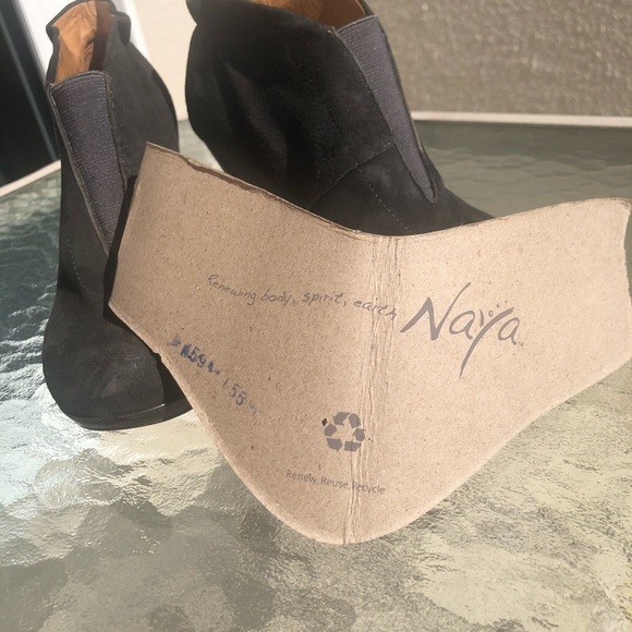 NEW NAYA Bara Suede Leather Booties Heels size 5 - Picture 10 of 14